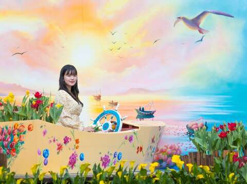 以巴西的海神節裝滿花的小船送入海裡的3 D 彩繪牆，願海神的祝福讓大家願望都能實現(圖片來源：臺北市政府工務局公園路燈工程管理處)