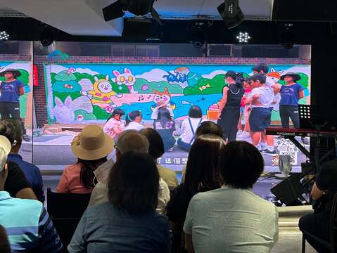 記者會現場撥放往年活動回顧影片(圖片來源：臺北市商業處)