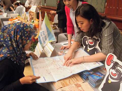 為拓展東協十國及穆斯林旅遊市場，臺北市觀光傳播局今年首次赴印尼泗水參加觀光推廣會