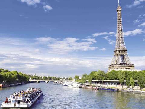 一趟巴黎塞納河等於快速攻略巴黎精華區。（圖／Fotolia提供）