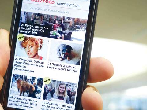 像是BuzzFeed這類可以攫取全球性流量的原生網站，是未來能存活的媒體之一。（圖／法新社提供）