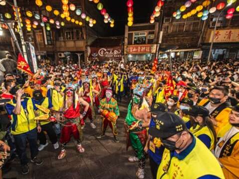 Monga QingshanTemple Midnight Patrol & Pilgrimage