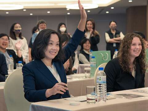 與會貴賓參與世壯運賓果遊戲反應熱烈(圖片來源：臺北市政府體育局)