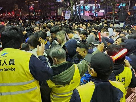 捷運42小時不收班，跨年夜疏導人流進站(圖片來源：臺北捷運公司提供)