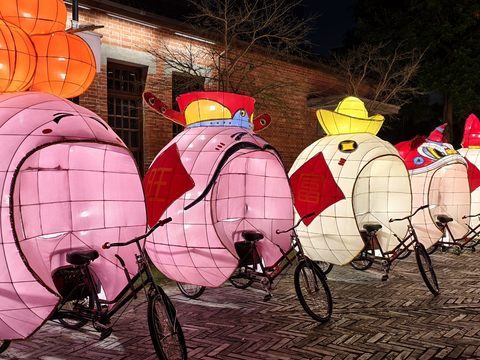 城市精靈化身為元宵湯圓，以「財」、「旺」、「滿」、「吉」、「富」、「福」為內餡，為元宵增添可愛氛圍。(圖片來源：臺北市政府觀光傳播局)