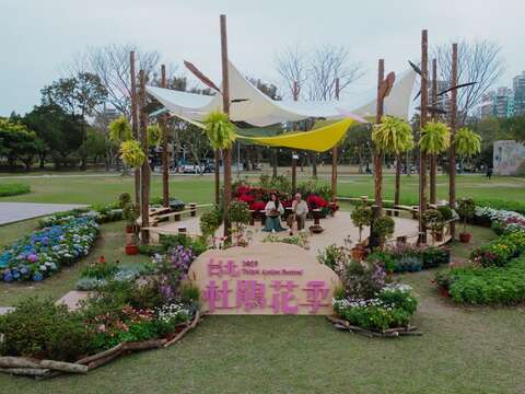 ツツジ祭り「安森の冠」が花畑の新たなランドマークに