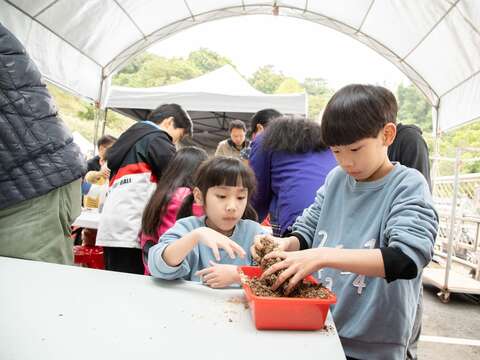 環教闖關活動菇類太空包手作(圖片來源：臺北市政府工務局大地工程處)
