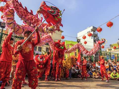 ​​​​​​​▲越南與台灣擁有相近的新年傳統，街上充滿熱鬧喜氣的年味。（圖╱Shutterstock提供）