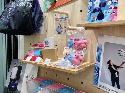 2025世壯運官方周邊商品販售專區(圖片來源：臺北市政府產業發展局)