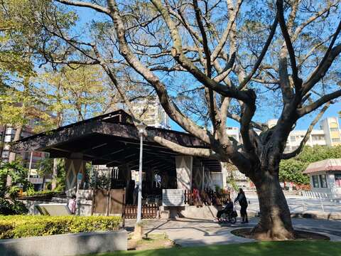 復興公園設有泡腳池，極受當地民眾歡迎(圖片來源：臺北市政府工務局大地工程處)