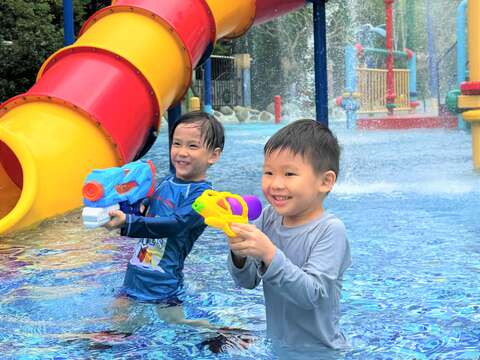 水鄉庭園水深40-60公分，適合3-12歲小孩玩水(圖片來源：臺北自來水事業處)