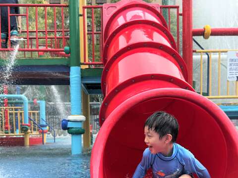 水鄉庭園設有溜滑梯(圖片來源：臺北自來水事業處)