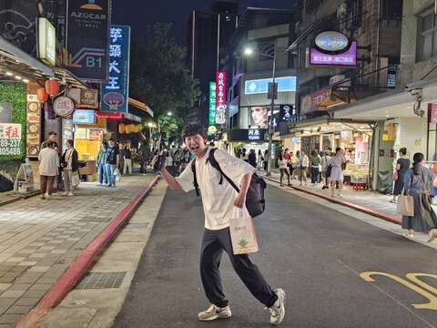 日本の人気YouTuber西園寺が永康街を訪問　台北の魅力を体感