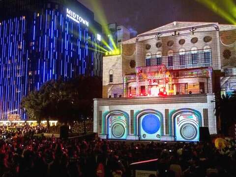 台北燈節與知名饒舌歌手李英宏合作，在中山堂辦理1場別開生面的音樂3D光雕秀