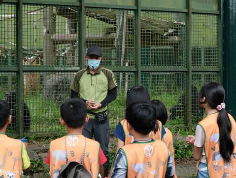 小小動物保育員體驗營讓學生，有機會深入動物保育員的日常(圖片來源：臺北市立動物園)