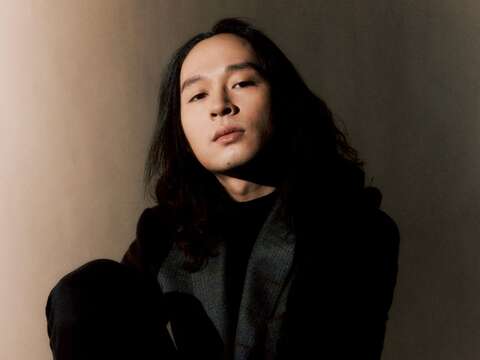 臺北民歌新浪潮 6月7日永康人本城市漫步區戶外演出 嚴梵(圖片來源：臺北市政府文化局)