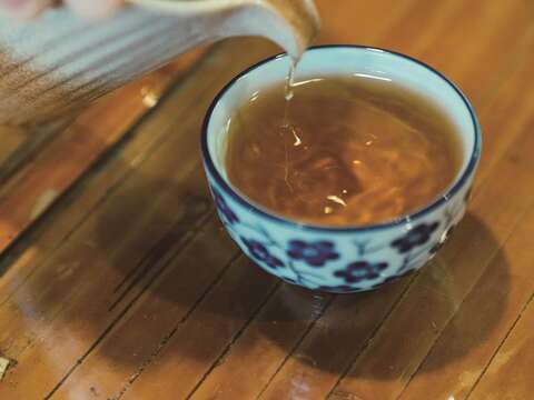 Tea Culture and Hand-Shaken Beverages