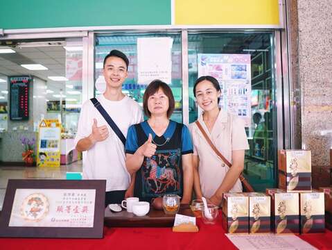 頭等壹獎得主於展售會發表產品(圖片來源：臺北市政府產業發展局)