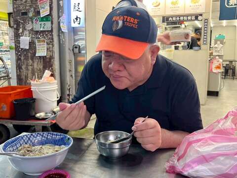 「曾記當歸豬腳麵線」讓貓大爺直呼暖心又暖胃(圖片來源:臺北市市場處)