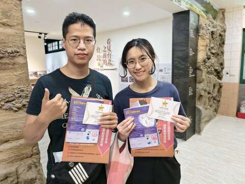 民眾完成闖關路線於館所內換取獎狀證書。(圖片來源：臺北市政府文化局)
