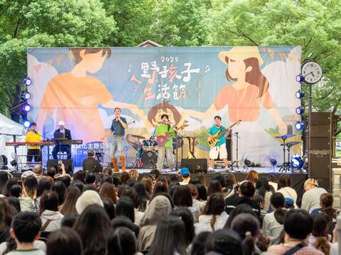 2025年孩子生活節JHALL樂團.Musa與Justin進行音樂交流