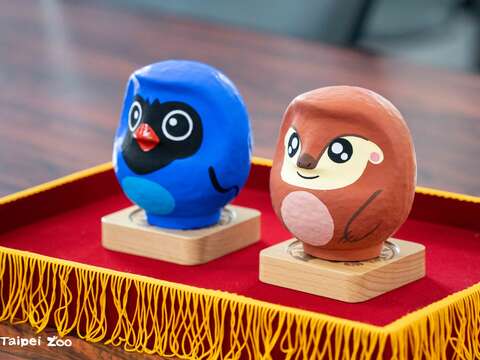 Taipei Zoo gifted daruma dolls featuring the pangolin and Taiwan blue magpie