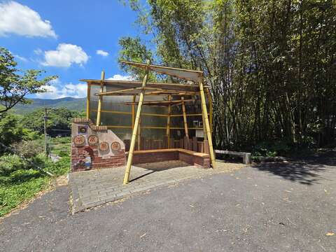 湖底聚落公車亭(圖片來源：臺北市政府工務局大地工程處)