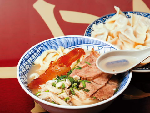 3 「清真黃牛肉麵館」的清燉牛肉麵是在台北飄香多年的清真美食。