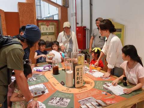 圖說五：臺北製糖所文化園區10月6日及11日下午辦理《蔗樣的童年》聯展免費講座活動(資料來源：臺北市政府文化局提供)