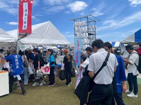 臺北市、熱海市、加賀市 、松江市、松山市、別府市等知名溫泉城市共同參加「大阪・關西世博會」活動現場(圖片來源:臺北市政府觀光傳播局)