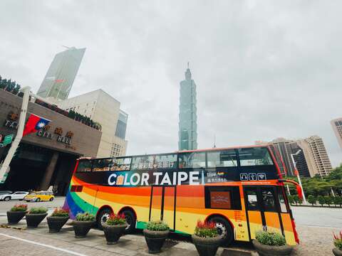 2025 Color Taipei彩虹觀光巴士遊程即日起於KKday開賣（圖為2024活動資料照）(圖片來源:臺北市政府觀光傳播局)
