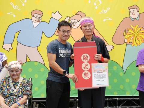 「南港區部落魂～拉丁火鬥牛士傳奇」85歲林朝琴著老獲敬老獎（圖片來源：臺北市政府衛生局健康管理科）