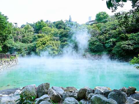 「北投溫泉」每年吸引眾多國內外旅客前往觀光與泡湯。(圖片來源：臺北市政府觀光傳播局)