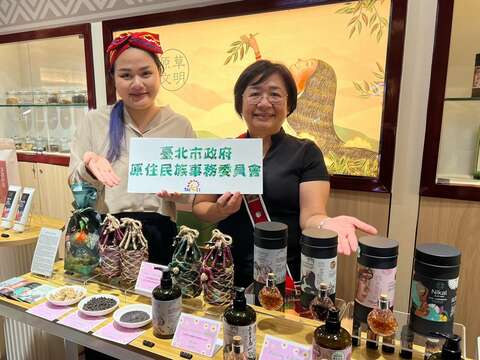 臺北市原住民族事業體扶植計畫 攤商展示商品(圖片來源：臺北市政府原住民族事務委員會)