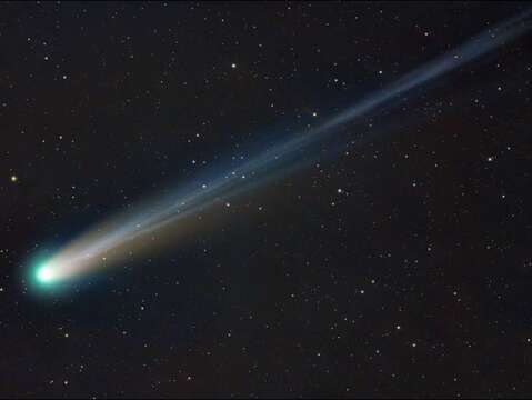 The Largest Full Moon, Lemmon Comet, and Leonid Meteor Shower Illuminate November’s Night Sky!