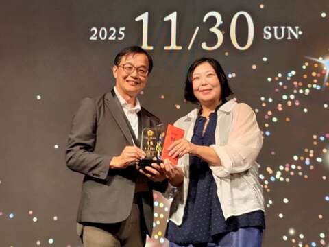 周明慧主持的《LOHAS健康有約》單元《駕駛一定「藥」知道》榮獲聲音組特優獎殊榮（圖片來源：臺北市政府觀光傳播局）