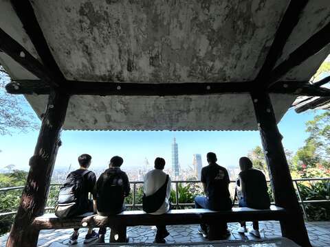超然亭（象山）（圖片來源：臺北市政府工務局大地工程處）