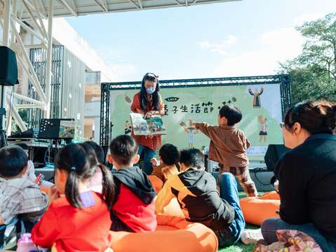 2025種子生活節-與小朋友互動（圖片來源：臺北市政府客家事務委員會）