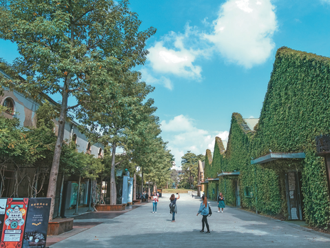 P10-13 文創聚落-3華山文創園區將藝文展演融入歷史場域,成為民眾遊逛探索生活美學的去處。(圖/華山1914文化創意產業園區)