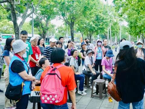 參加人員集合（圖片來源：臺北市政府工務局公園路燈工程管理處）