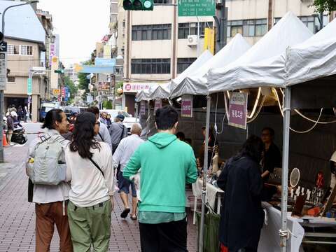 復古文創市集,邀請民眾一同漫遊商圈(圖片來源:臺北市商業處)