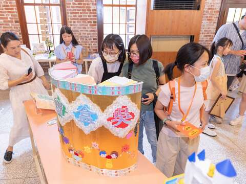 文獻館長期推廣族譜文化,規劃四大展區呈現家族紀錄與傳承_結果(圖片來源:臺北市立文獻館)