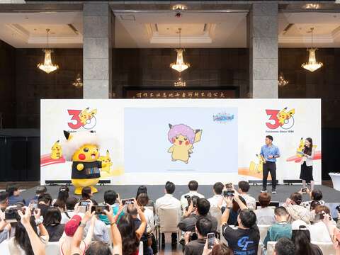 臺北站專屬色、粉紅裝扮的「PokéXciting!皮卡丘」首次公開亮相,PokéXciting!活動期間還有機會透過《Pokémon GO》捕捉,千萬別錯過收藏的機會!(圖片來源:臺北市政府觀光傳播局)
