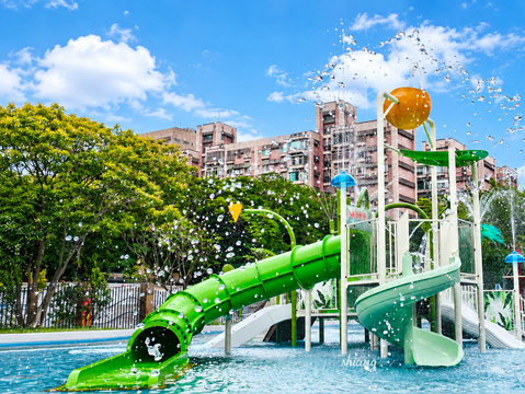 「水鄉庭園」適合12歲以下的孩童來盡情戲水。