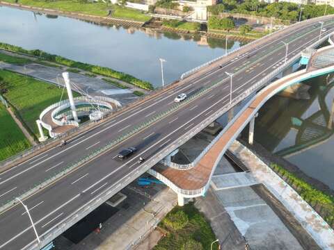 民權大橋景觀橋下游側鳥瞰照(圖片來源:臺北市政府工務局新建工程處)
