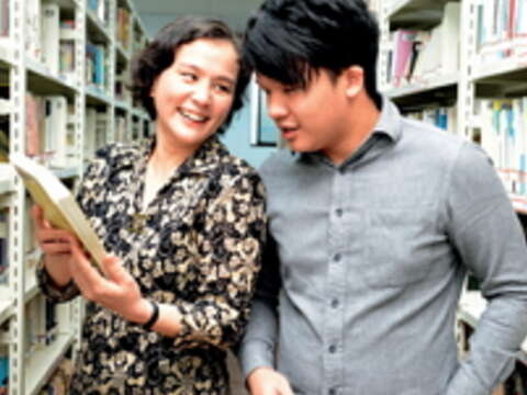 李汝玉為兒女努力學好中文，也教導孩子泰國母語。