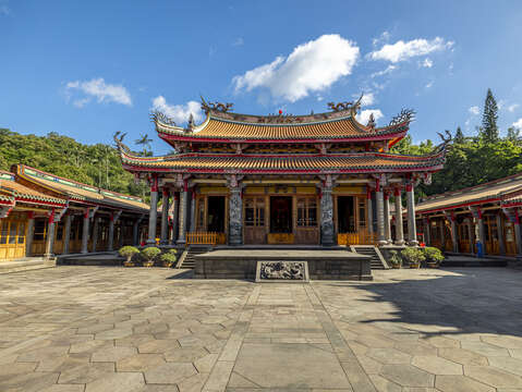 Kuil Zhongyi - Kuil Xingtian Cabang Beitou