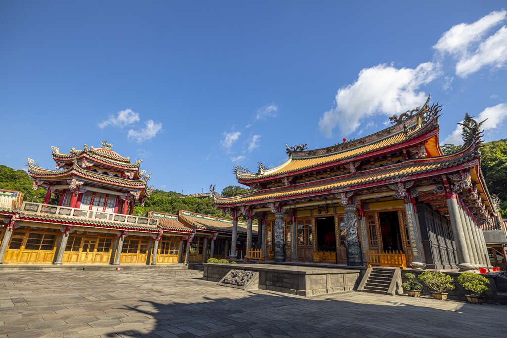 中式风格的庙宇建筑，古色古香(图片来源：台北市政府观光传播局)