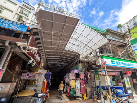 市場入口