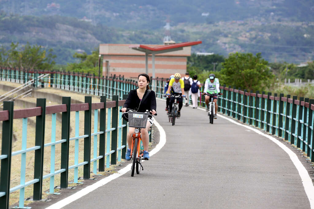 社子島一周、二重河川敷サイクリングロード